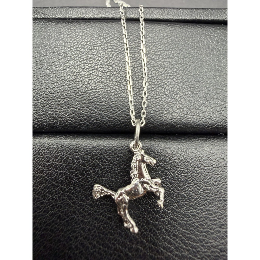 EUC 16" Sterling Silver Horse Pendant Necklace J8